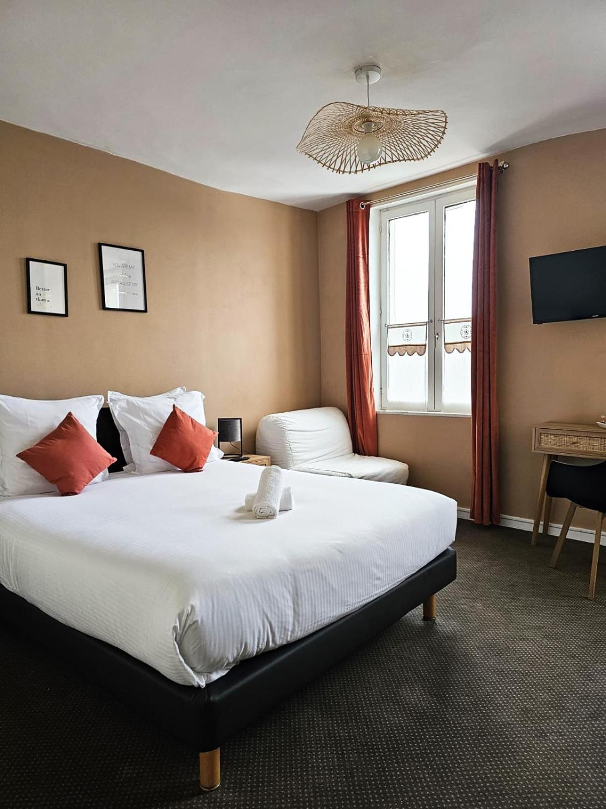Hotel Le Lion D'Or Bernay  Exterior foto